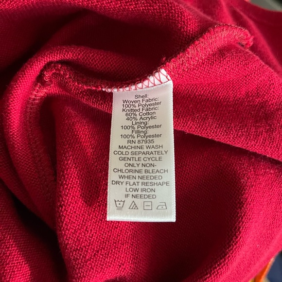 NWOT Susan Graver Red Quilted Vest Stretch Sides Full Gold Zip Snap Pocket Sz L - Picture 6 of 6